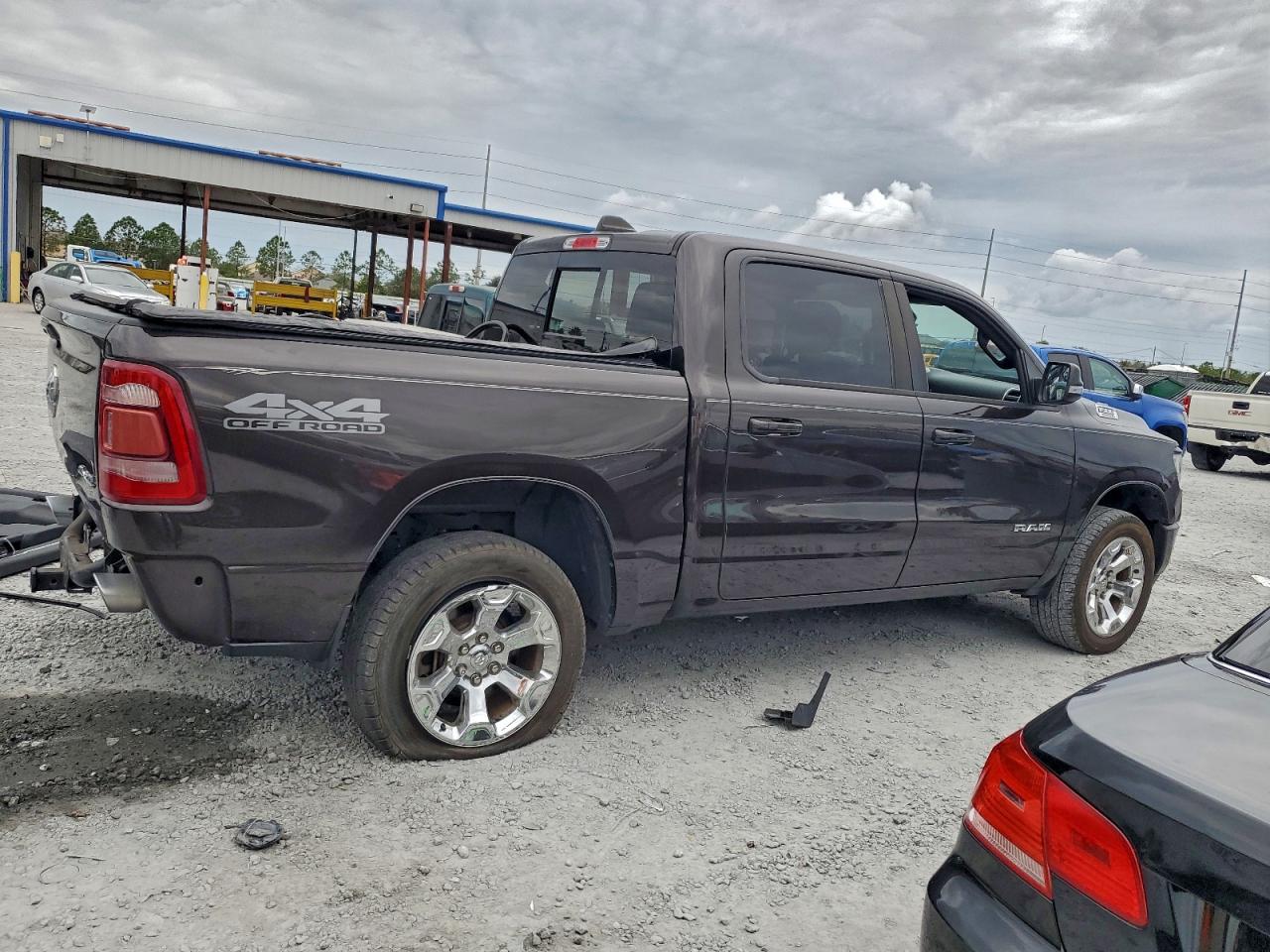 2019 RAM 1500 BIG HORN/LONE STAR photo 3