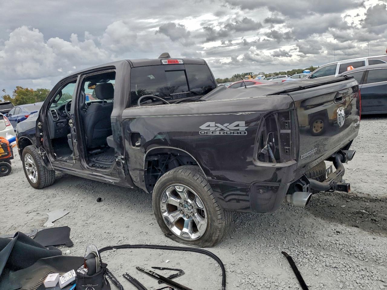 2019 RAM 1500 BIG HORN/LONE STAR photo 2
