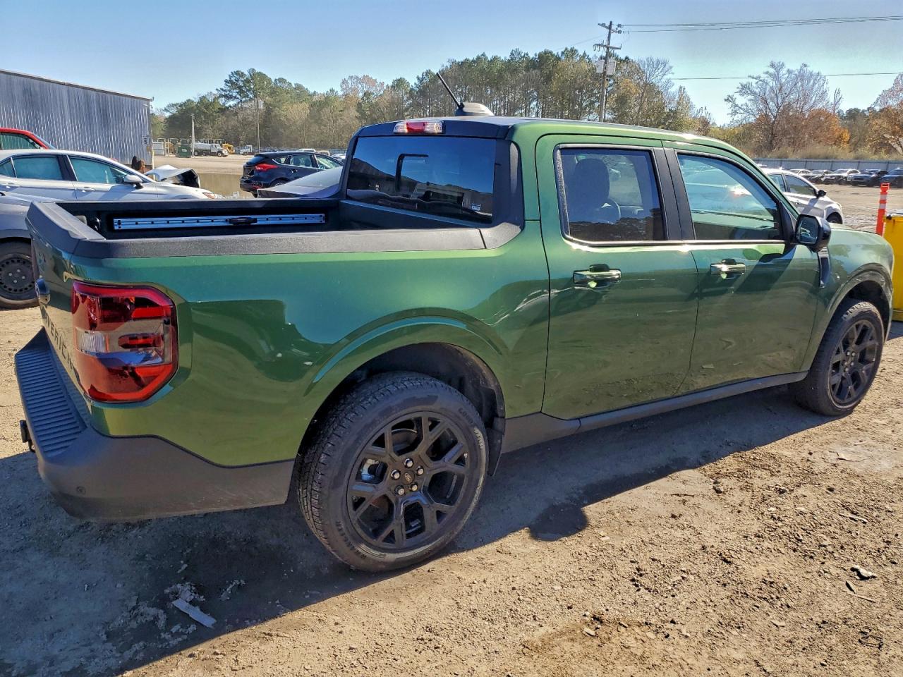 2025 FORD MAVERICK LARIAT photo 3