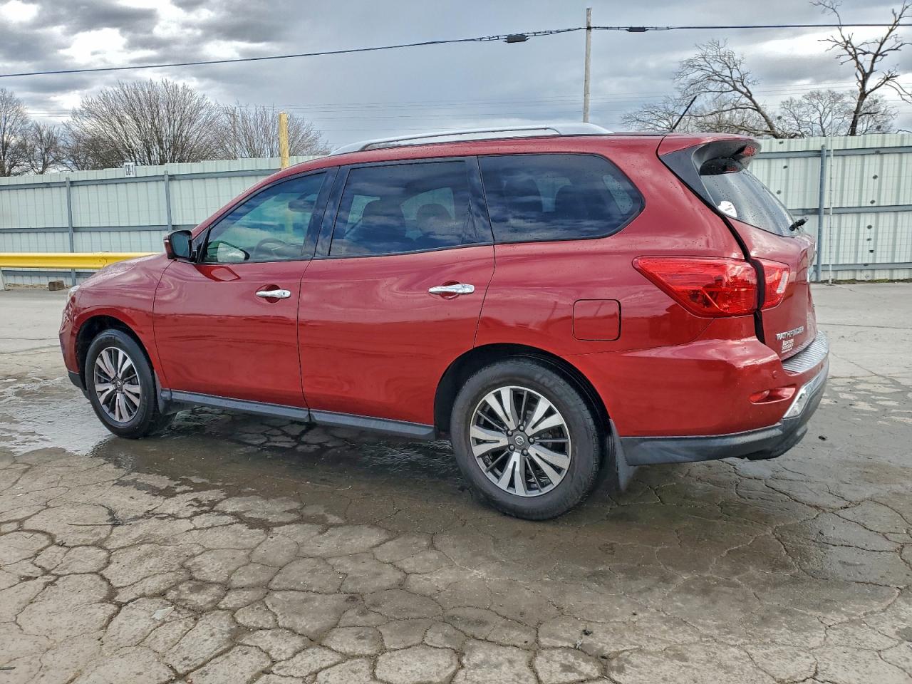 2017 NISSAN PATHFINDER S photo 2