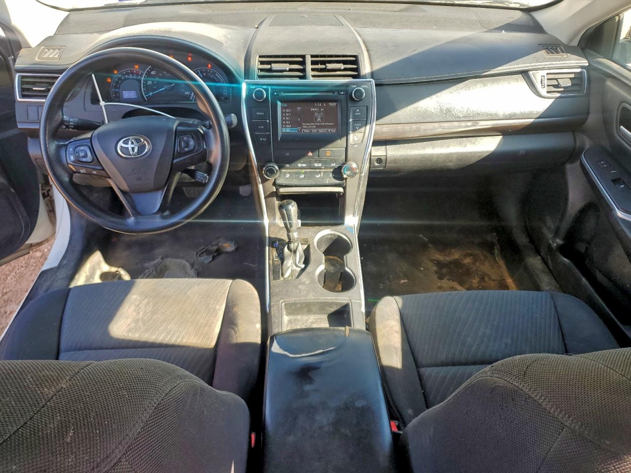 2015 TOYOTA CAMRY LE photo 8