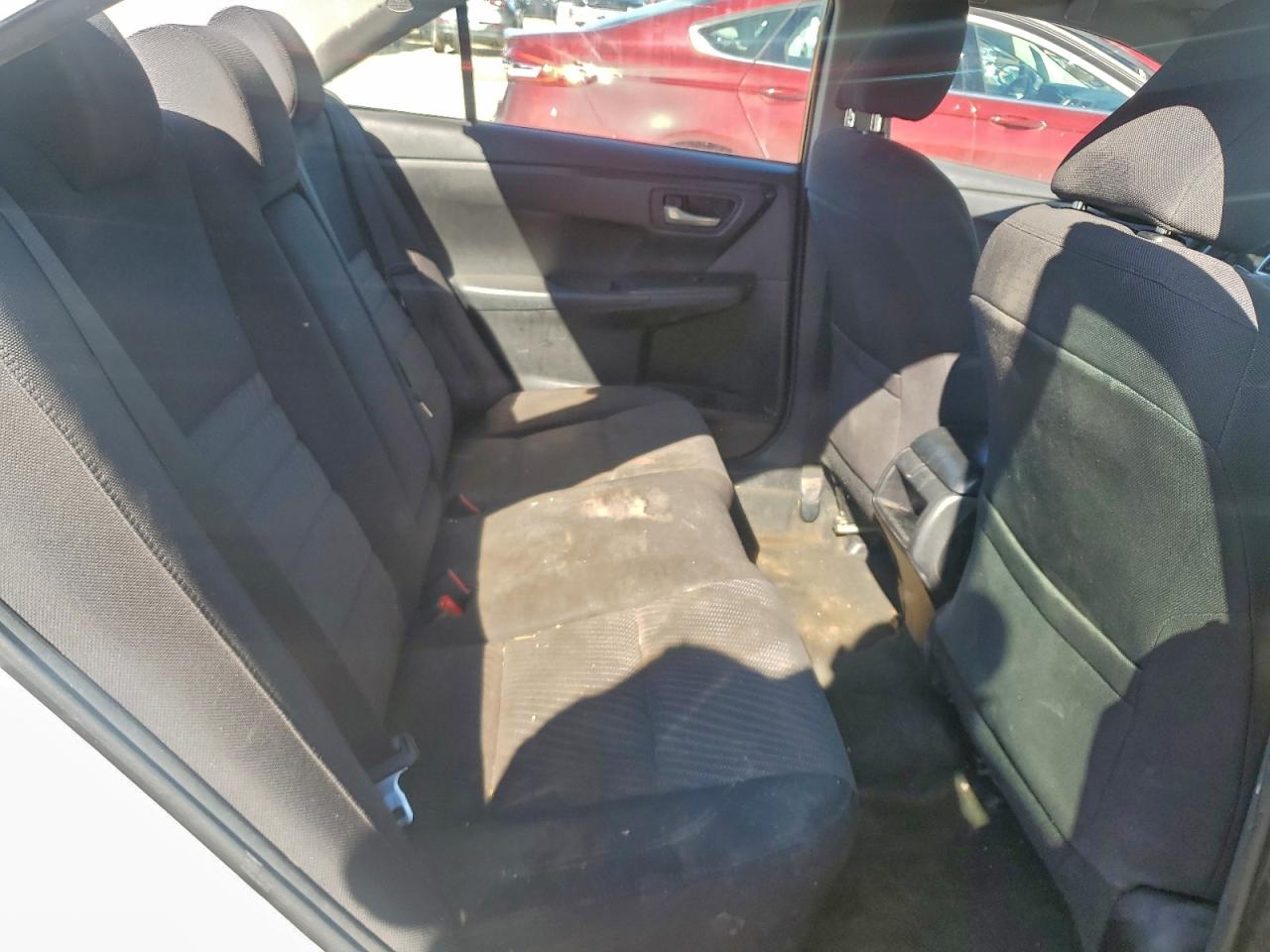 2015 TOYOTA CAMRY LE photo 10