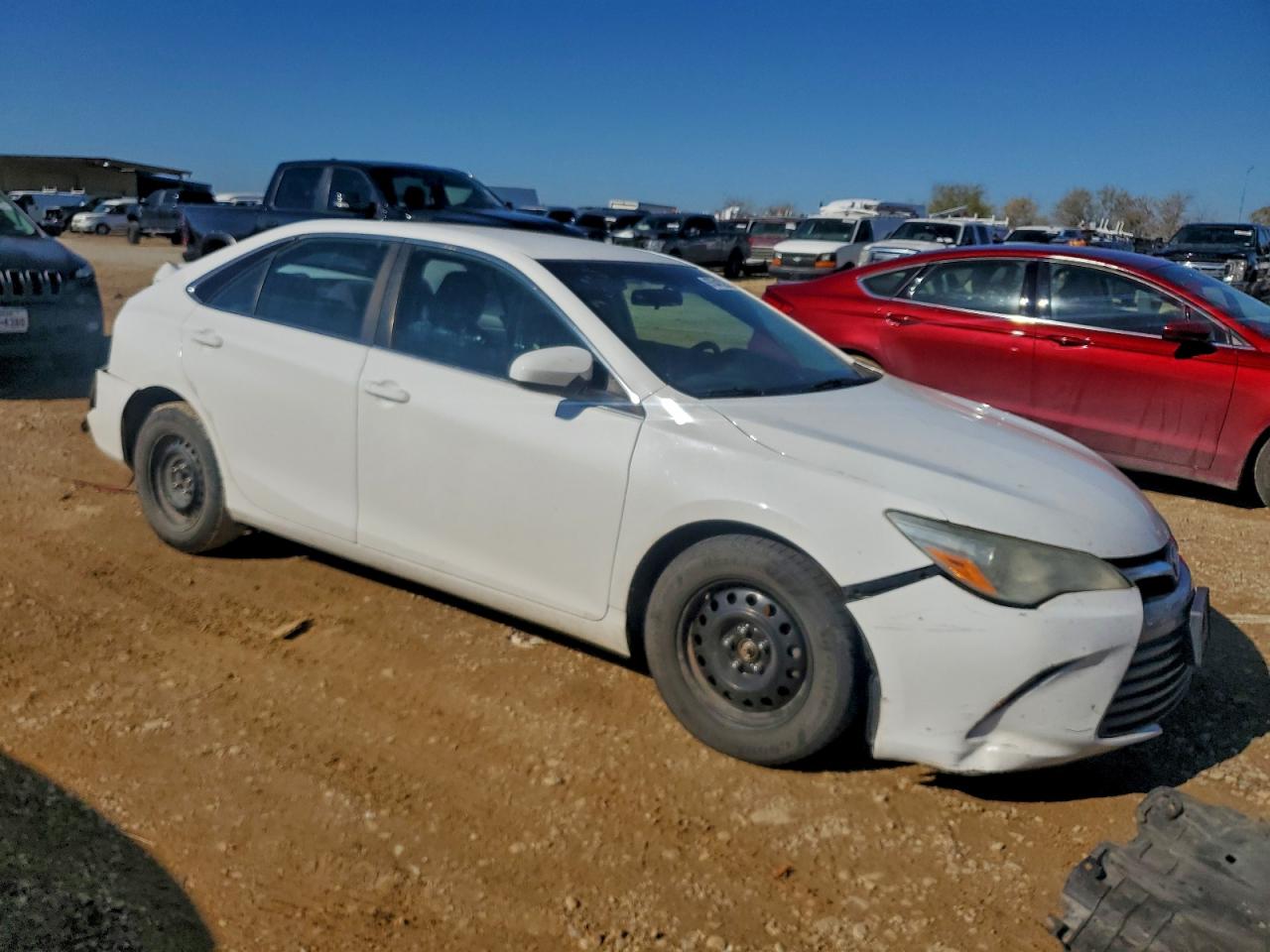 2015 TOYOTA CAMRY LE photo 4