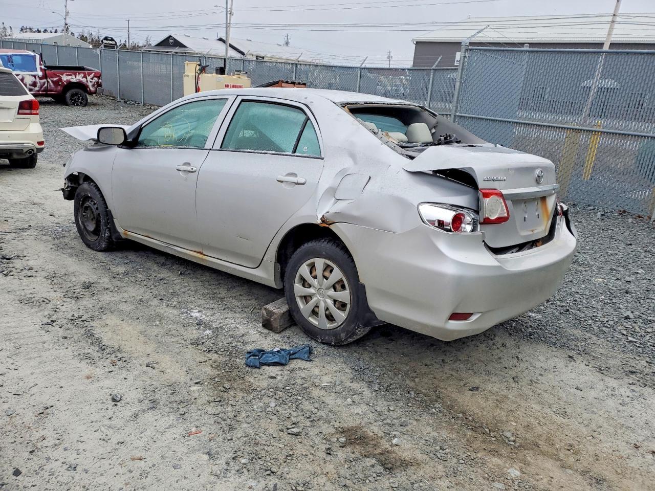 2011 TOYOTA COROLLA BASE photo 2