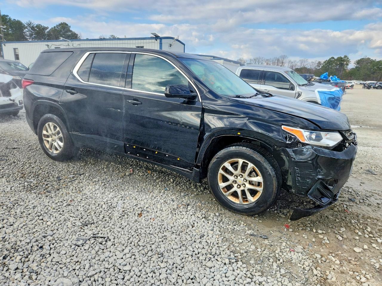 2019 CHEVROLET TRAVERSE LS photo 4