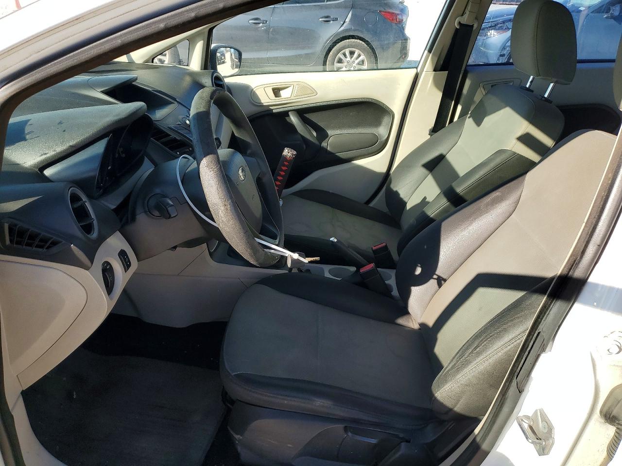 2012 FORD FIESTA S photo 7