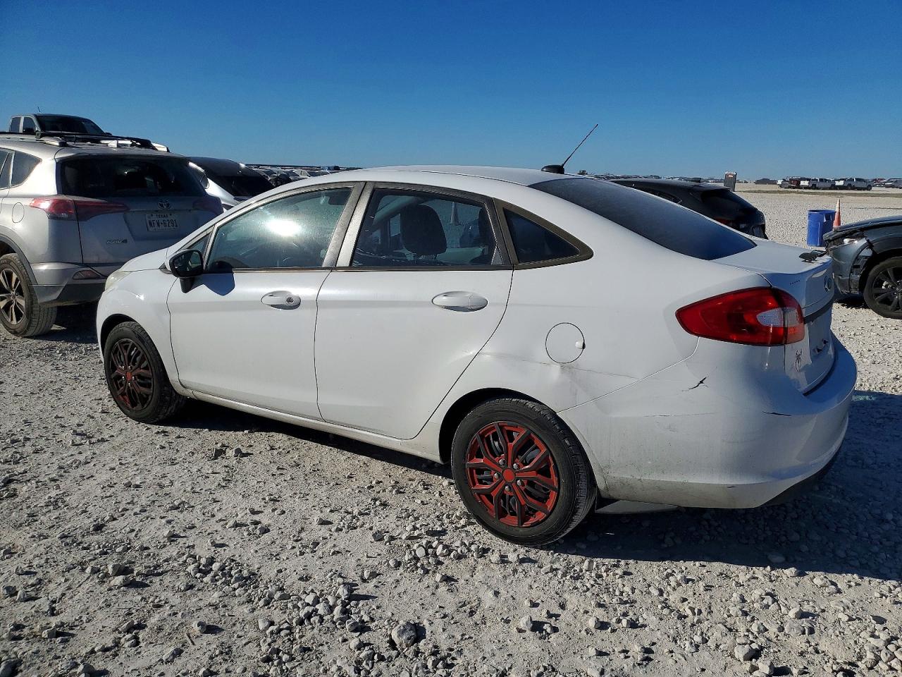 2012 FORD FIESTA S photo 2