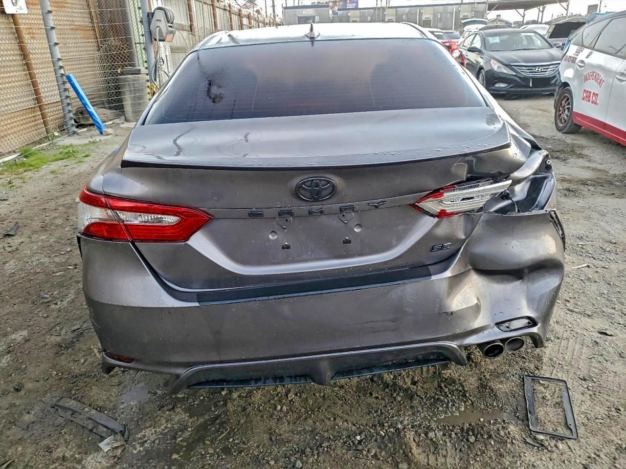 2019 TOYOTA CAMRY L photo 6