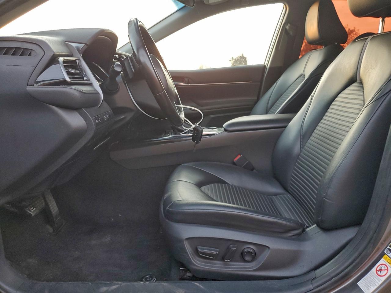 2019 TOYOTA CAMRY L photo 7