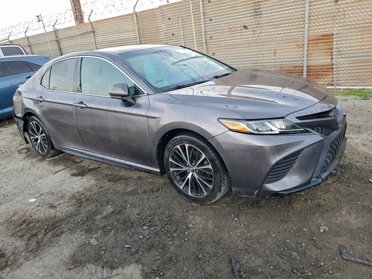 2019 TOYOTA CAMRY L photo 4