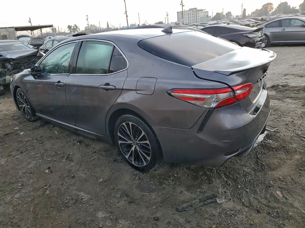 2019 TOYOTA CAMRY L photo 2