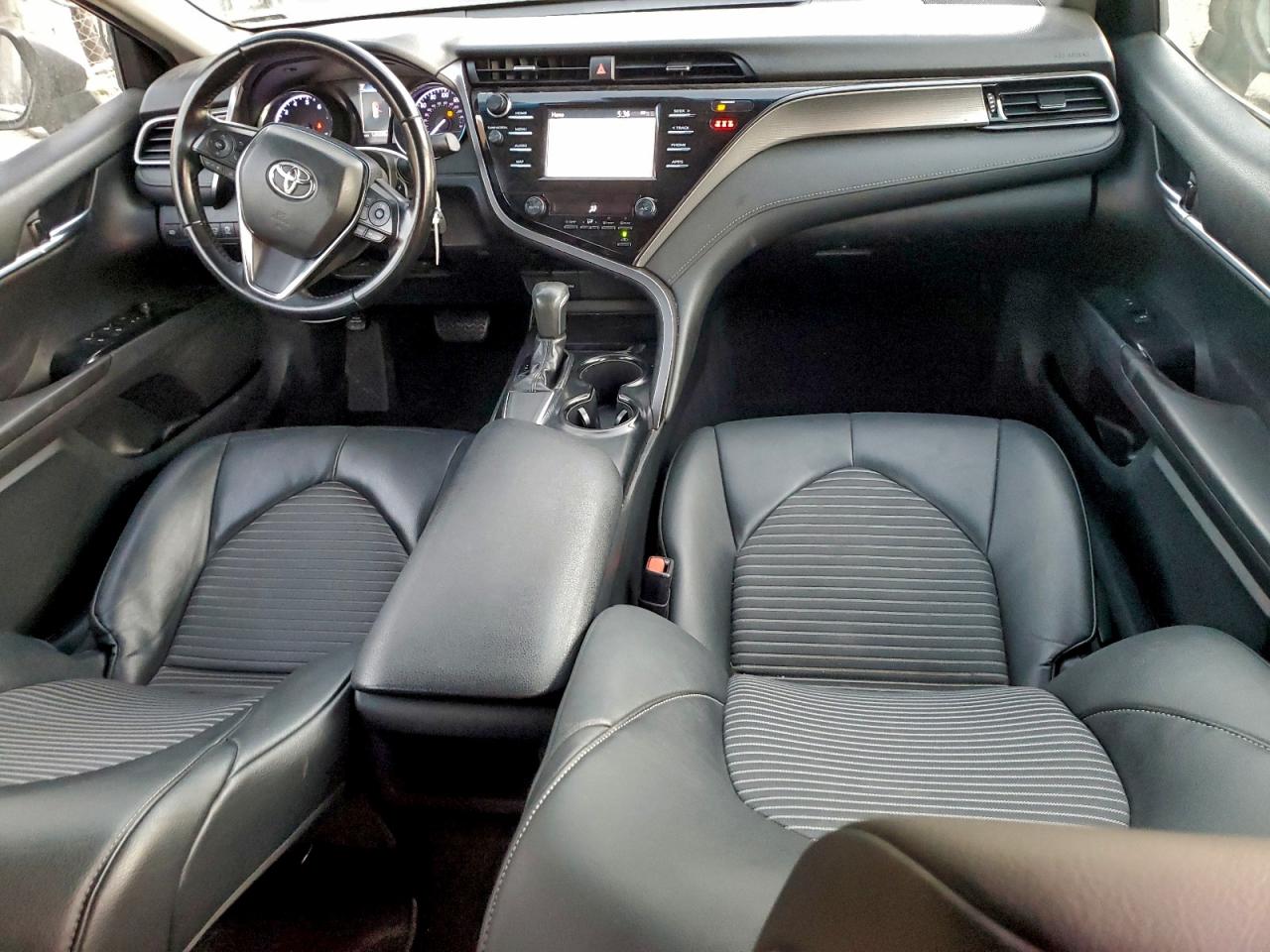 2019 TOYOTA CAMRY L photo 8