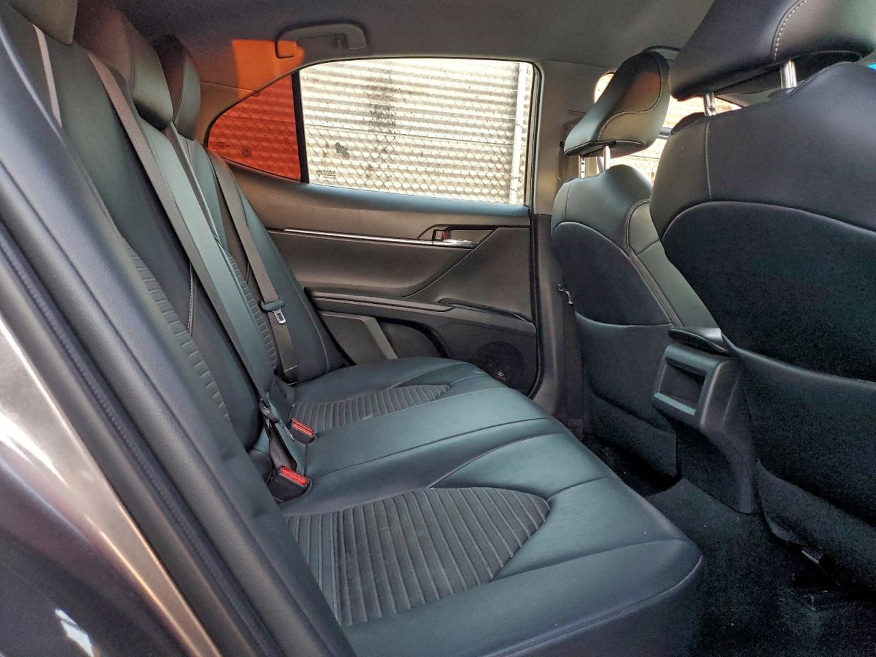 2019 TOYOTA CAMRY L photo 10