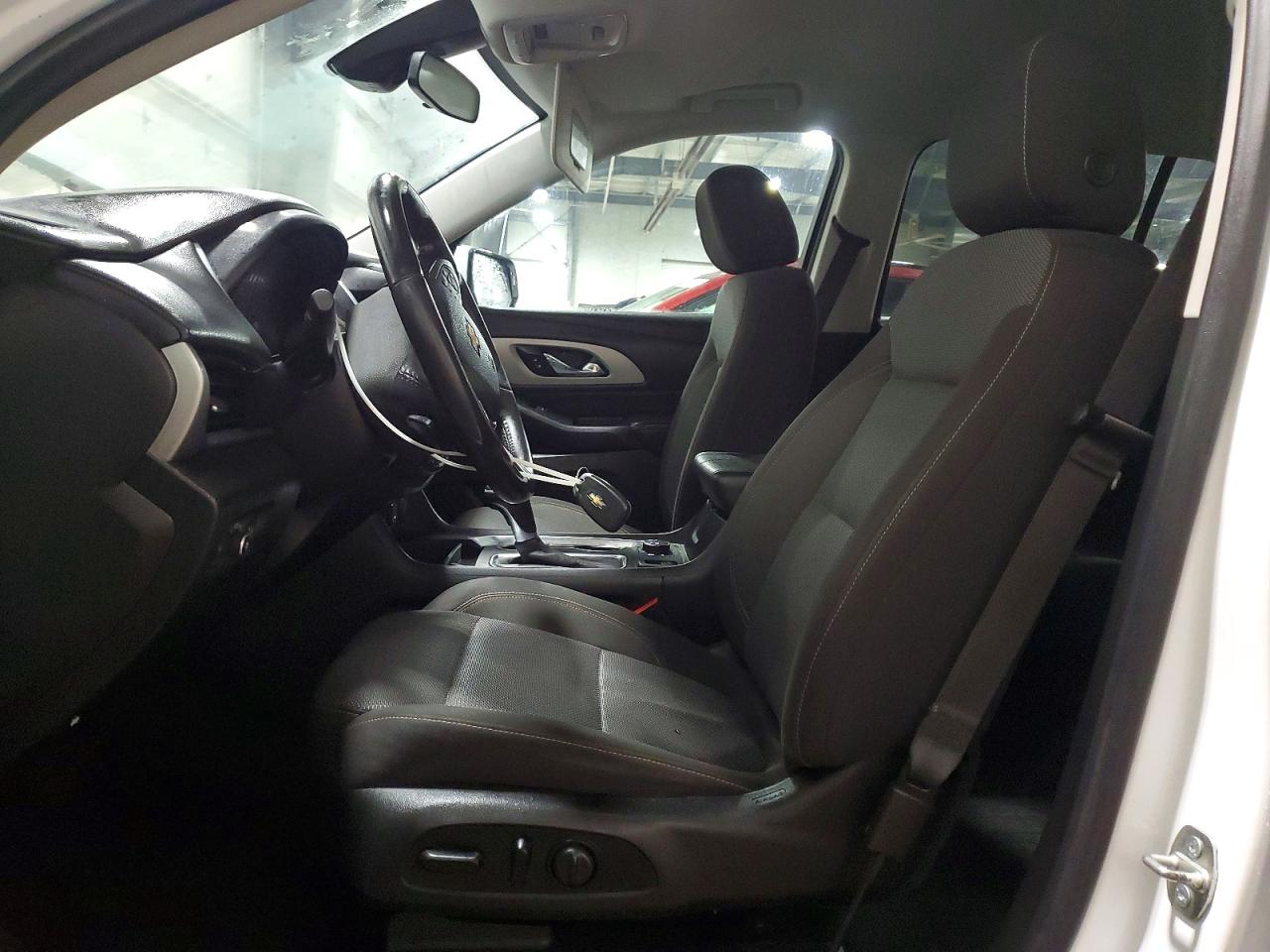 2020 CHEVROLET TRAVERSE LT photo 7
