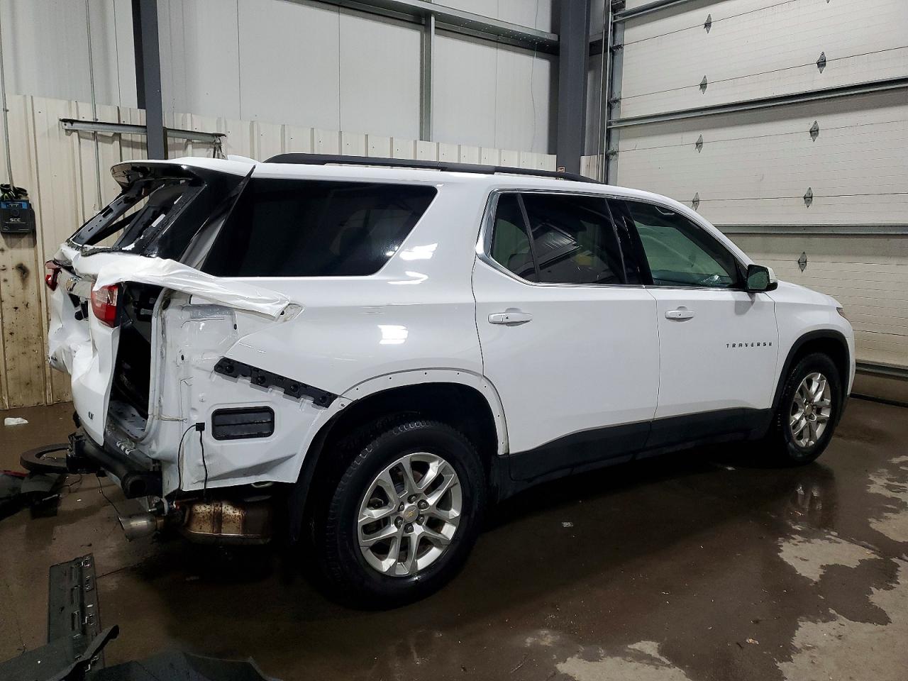 2020 CHEVROLET TRAVERSE LT photo 3