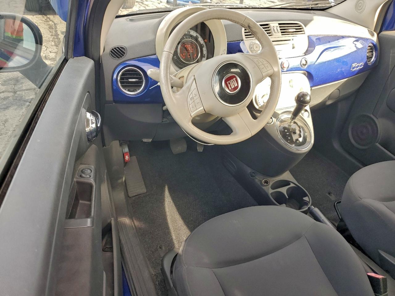 2013 FIAT 500 POP photo 29