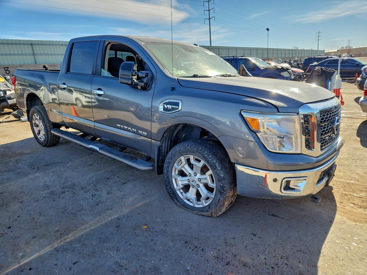 2017 NISSAN TITAN XD SL photo 10