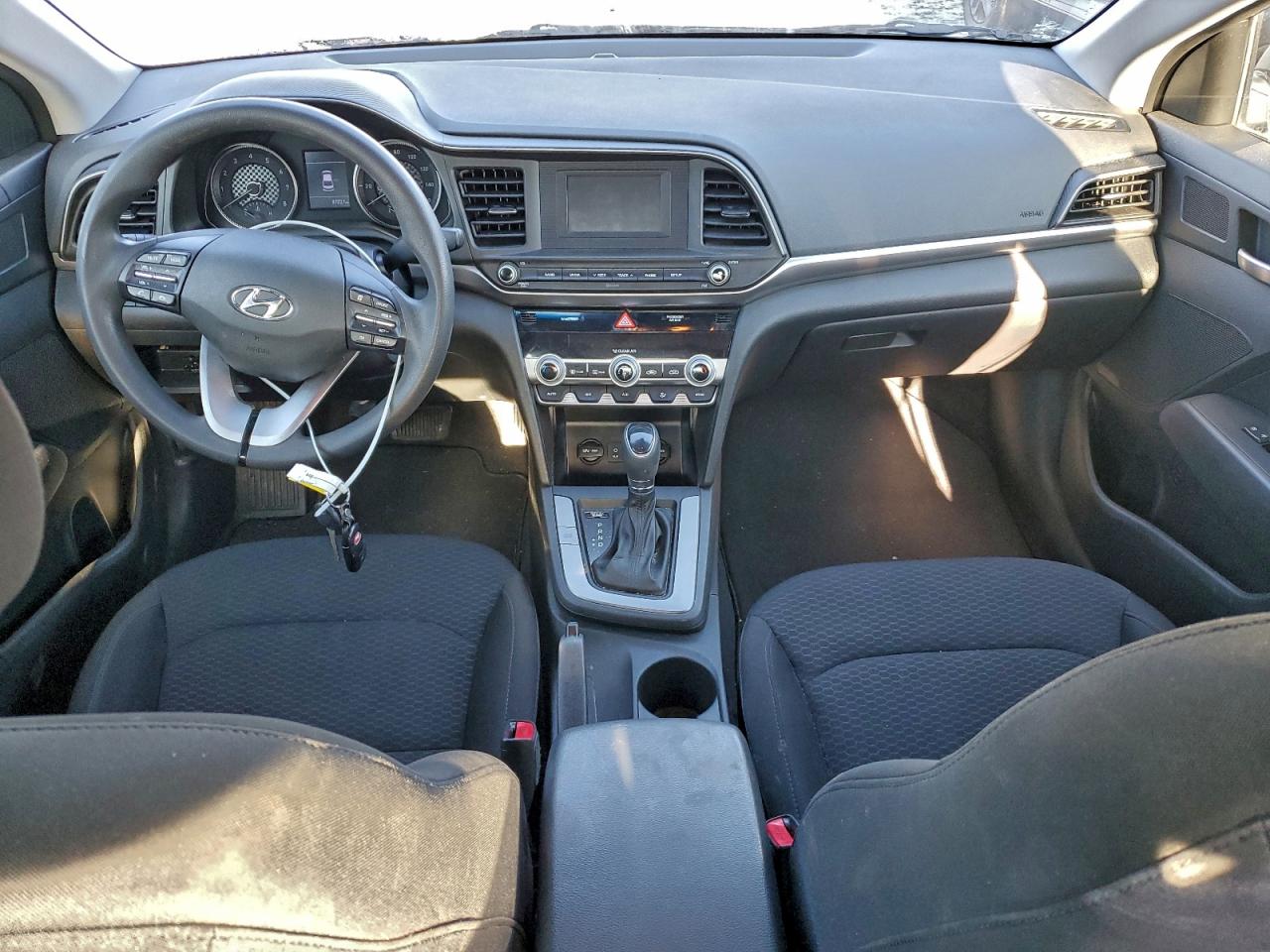 2020 HYUNDAI ELANTRA SE photo 8