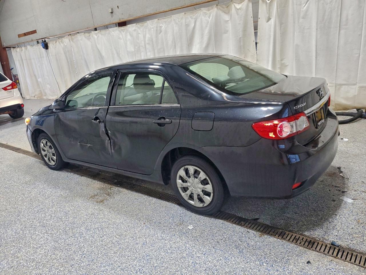 2013 TOYOTA COROLLA BASE photo 2