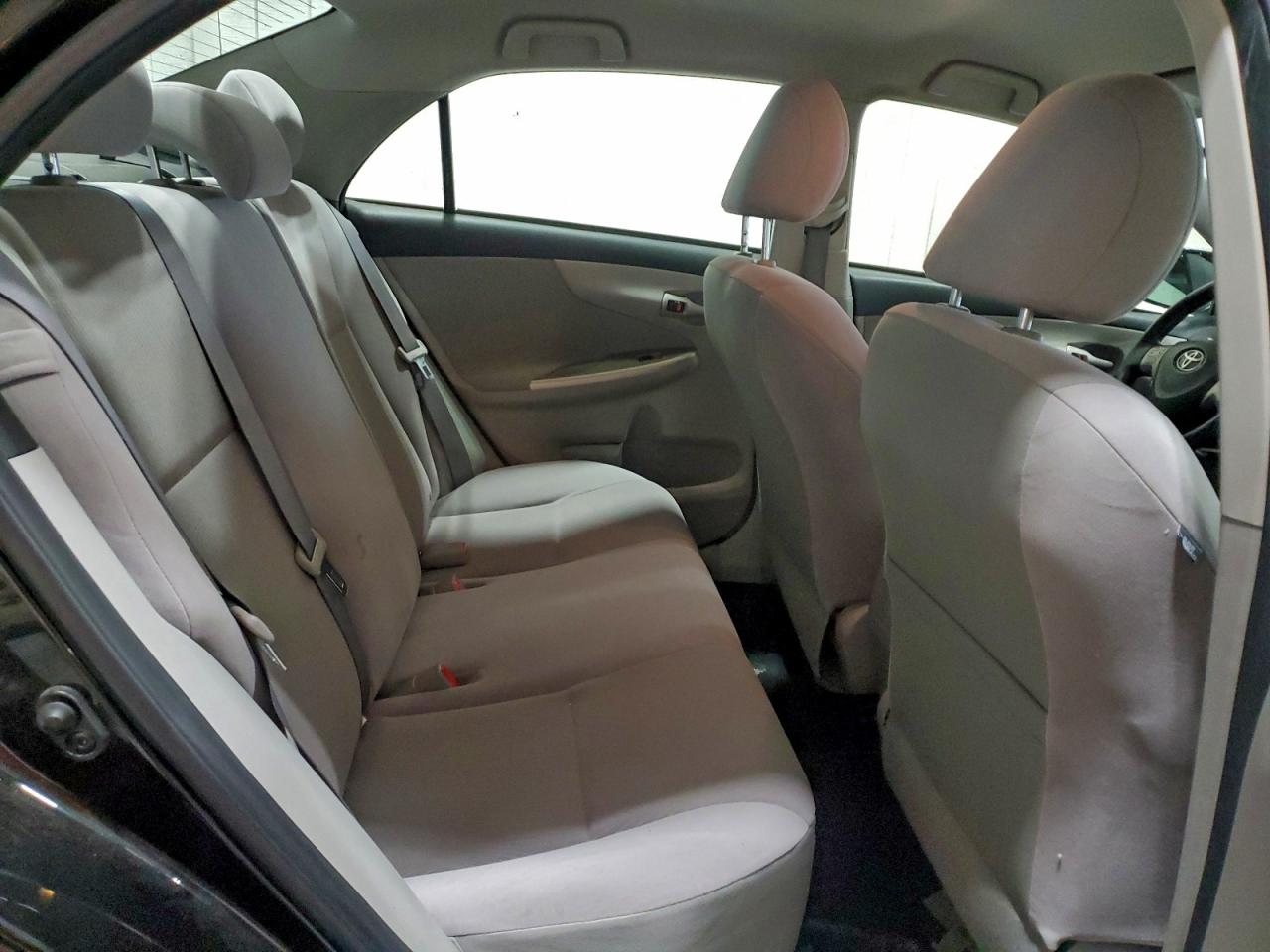 2013 TOYOTA COROLLA BASE photo 11