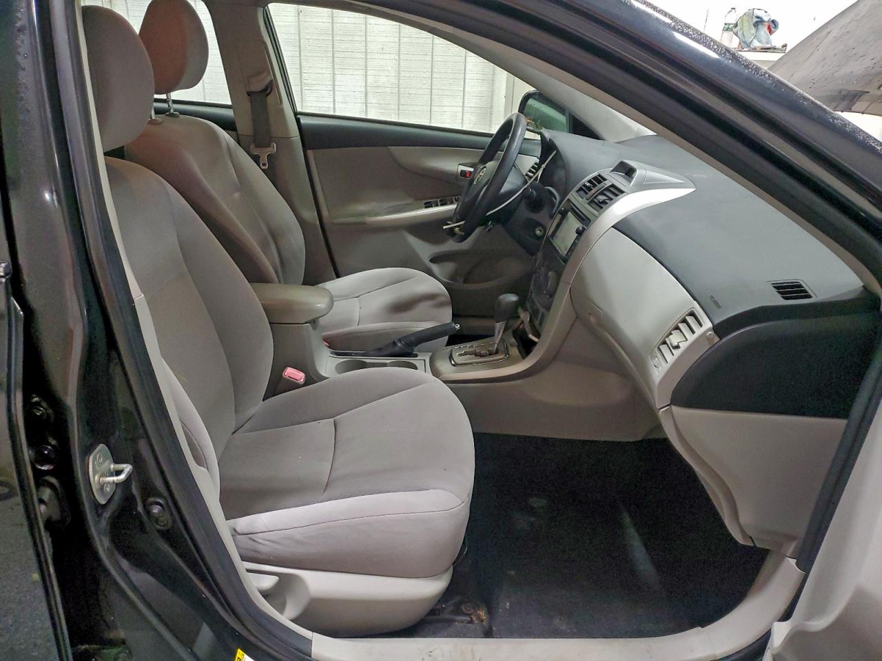 2013 TOYOTA COROLLA BASE photo 7