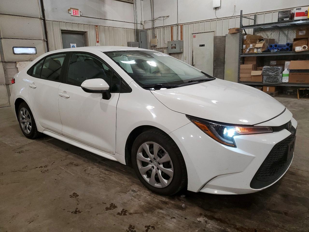 2022 TOYOTA COROLLA LE photo 4