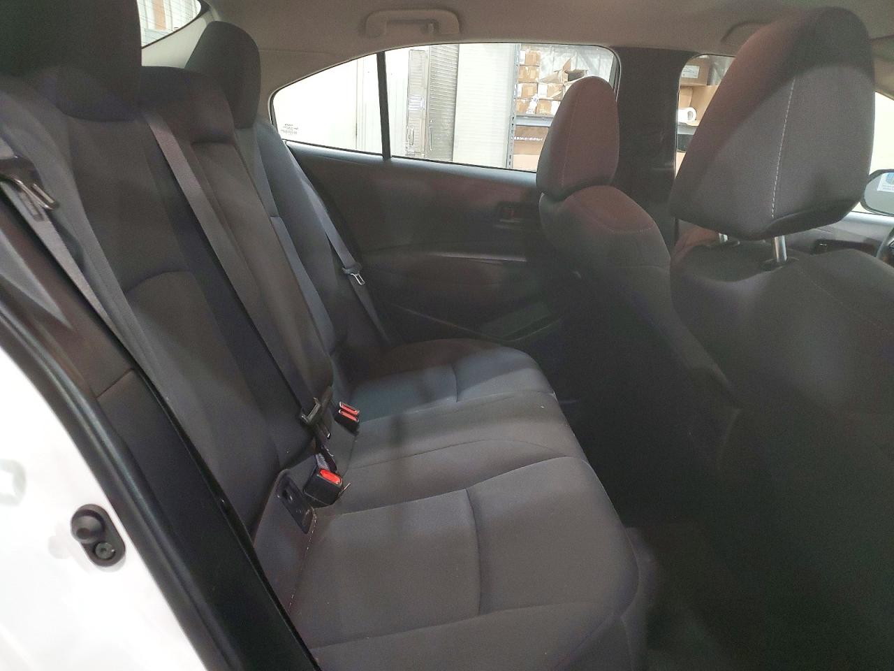 2022 TOYOTA COROLLA LE photo 10