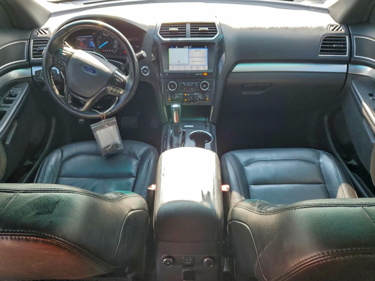 2017 FORD EXPLORER XLT photo 8