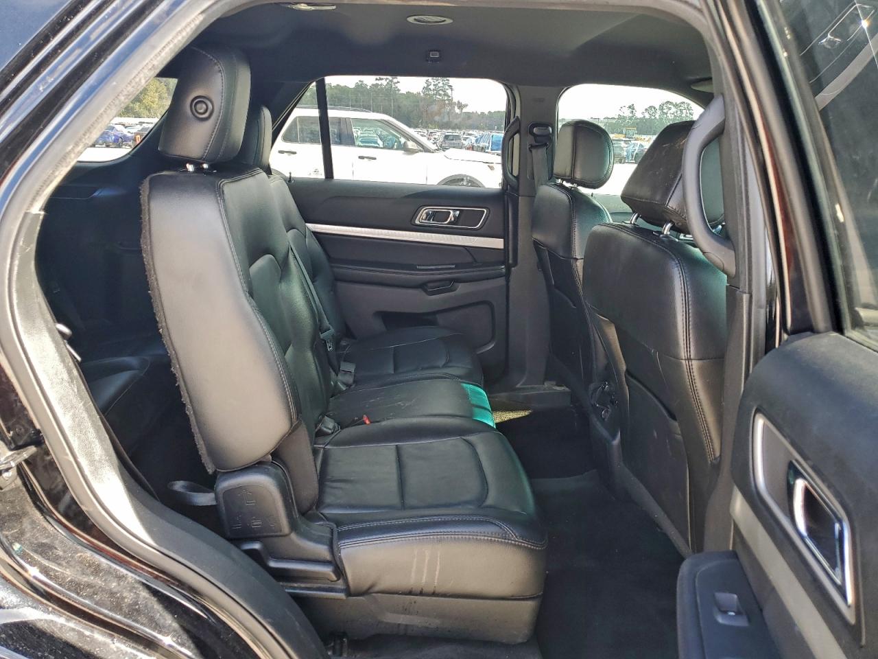 2017 FORD EXPLORER XLT photo 11