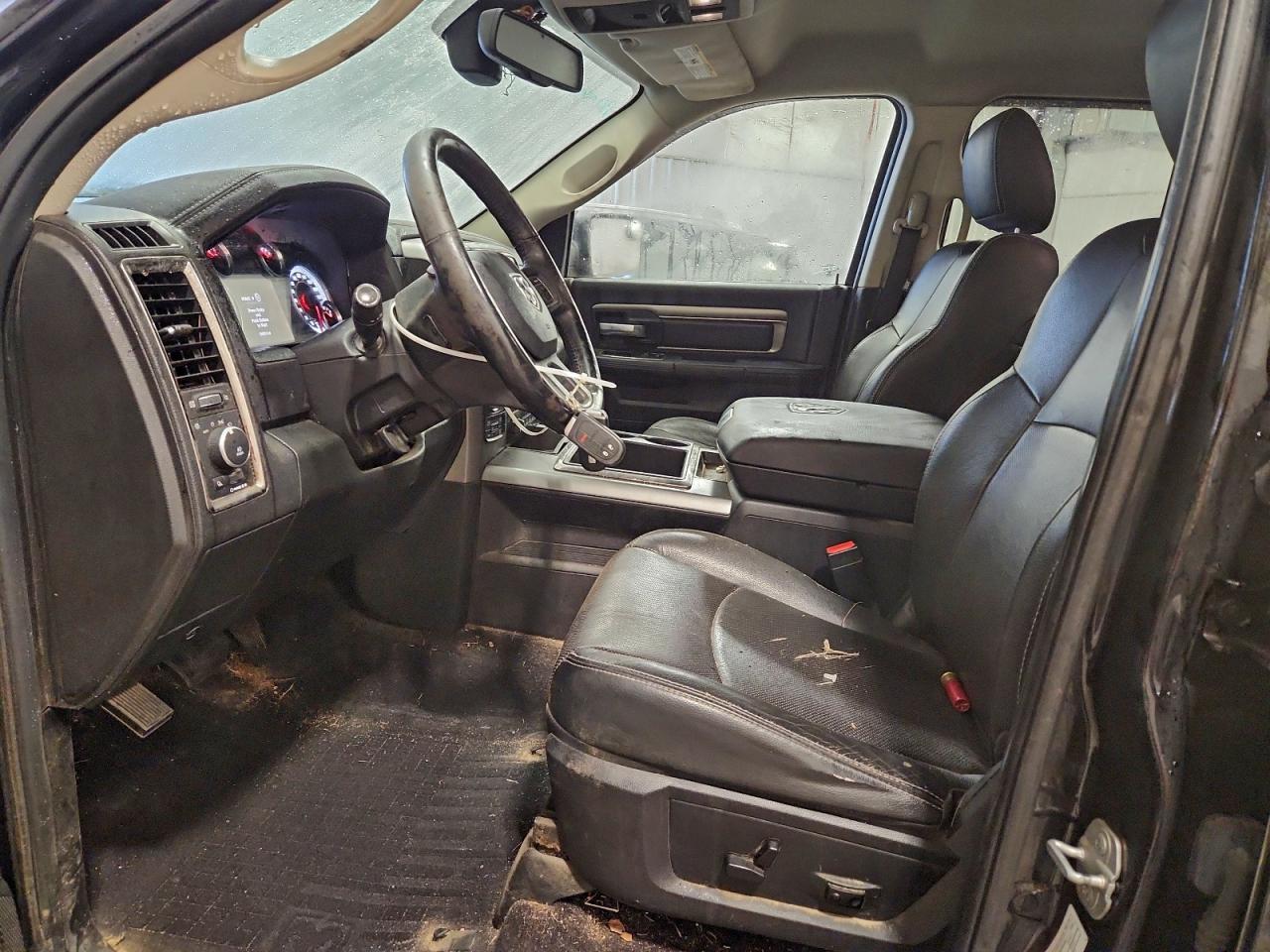 2015 RAM 1500 SPORT photo 19