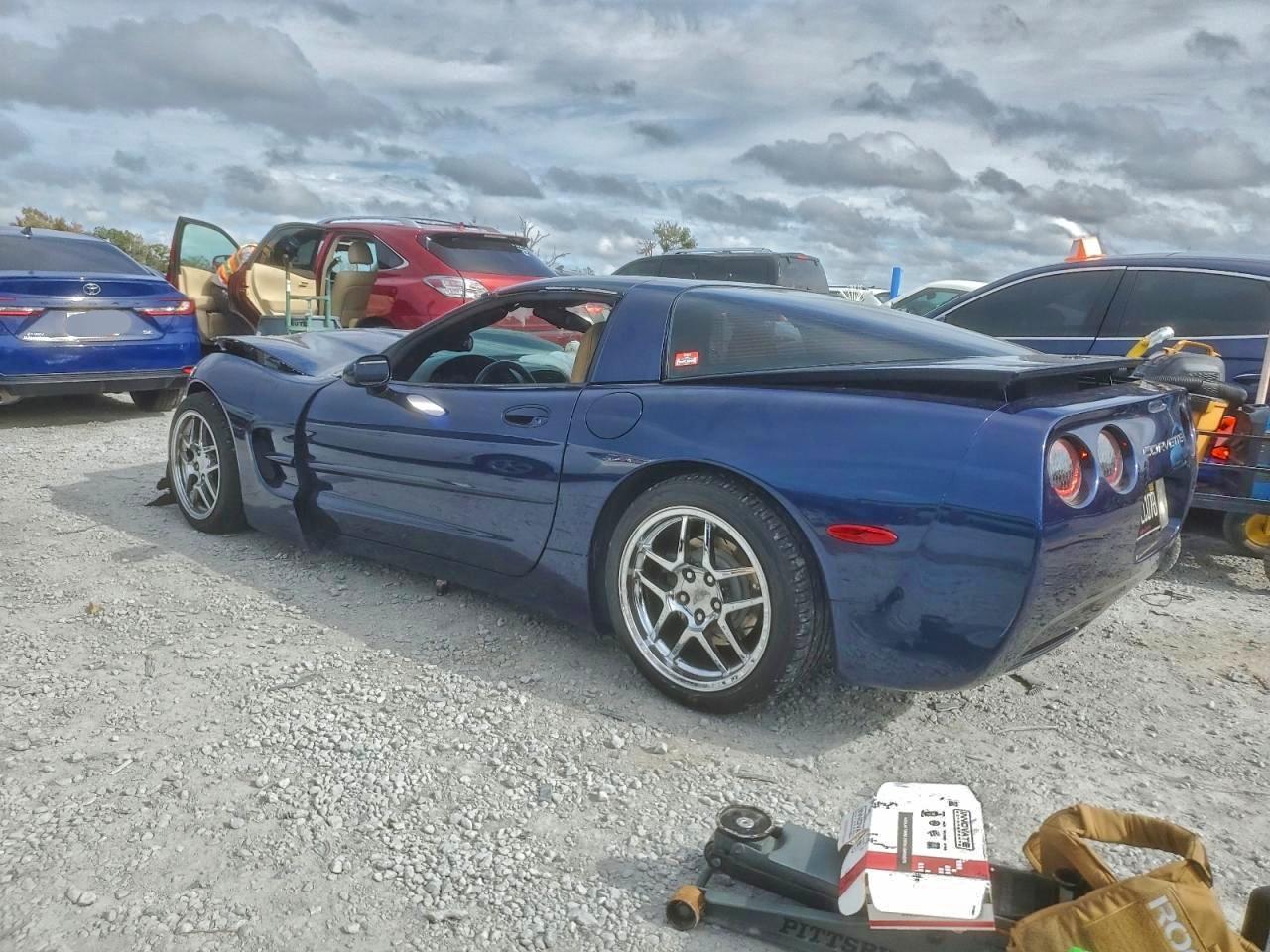 2000 CHEVROLET CORVETTE photo 2
