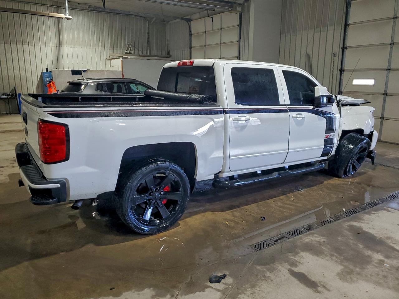 2018 CHEVROLET SILVERADO K1500 LT photo 3