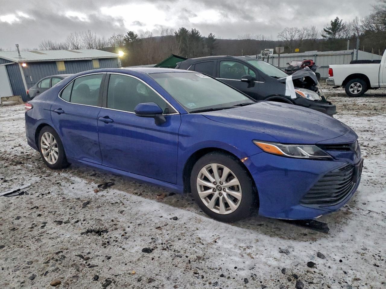 2018 TOYOTA CAMRY L photo 10