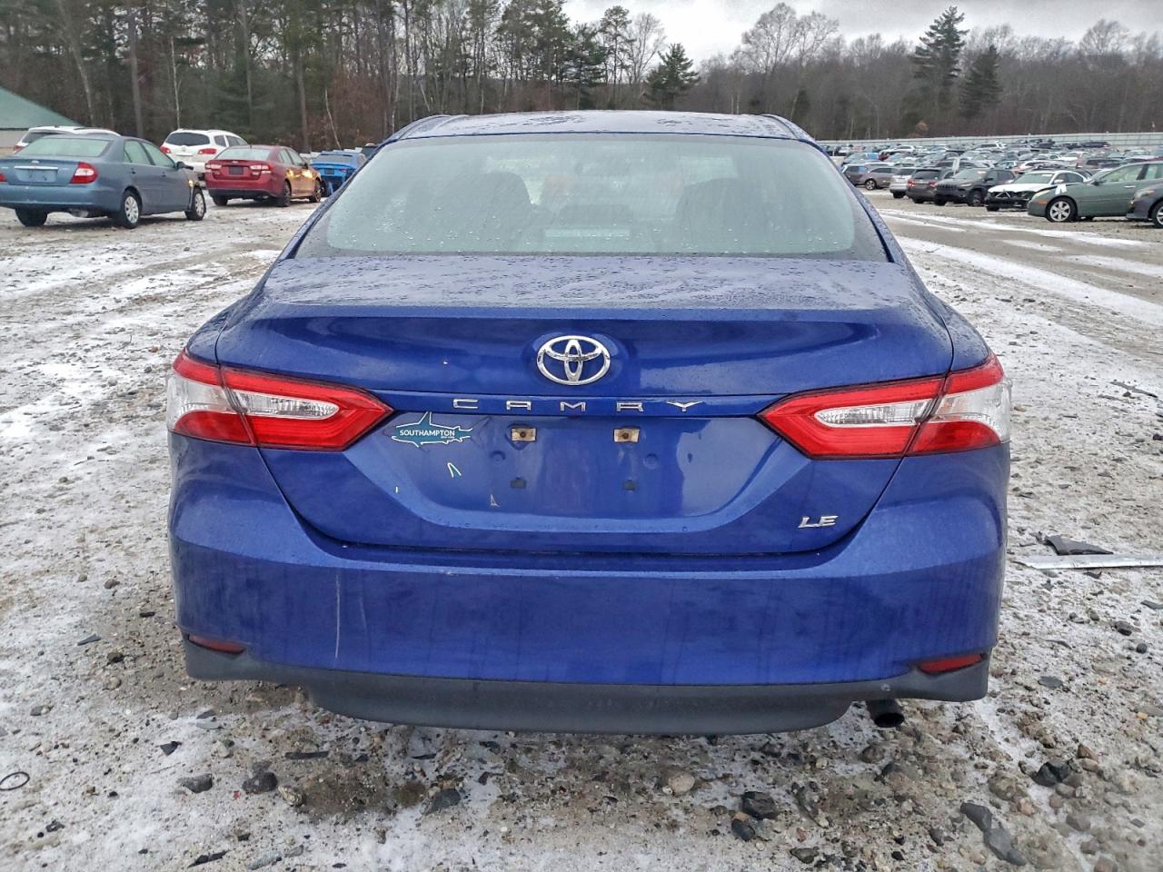 2018 TOYOTA CAMRY L photo 16