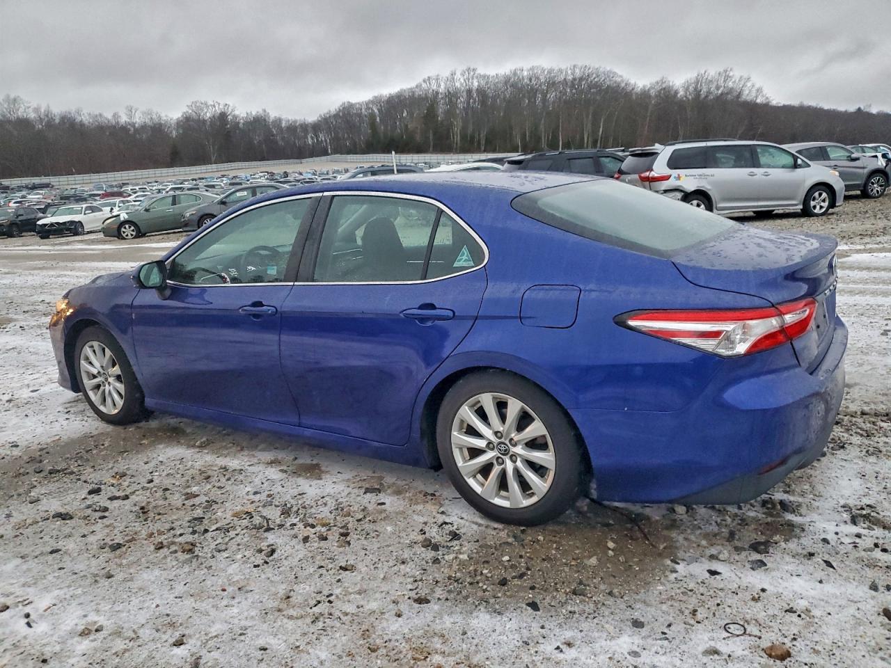 2018 TOYOTA CAMRY L photo 4