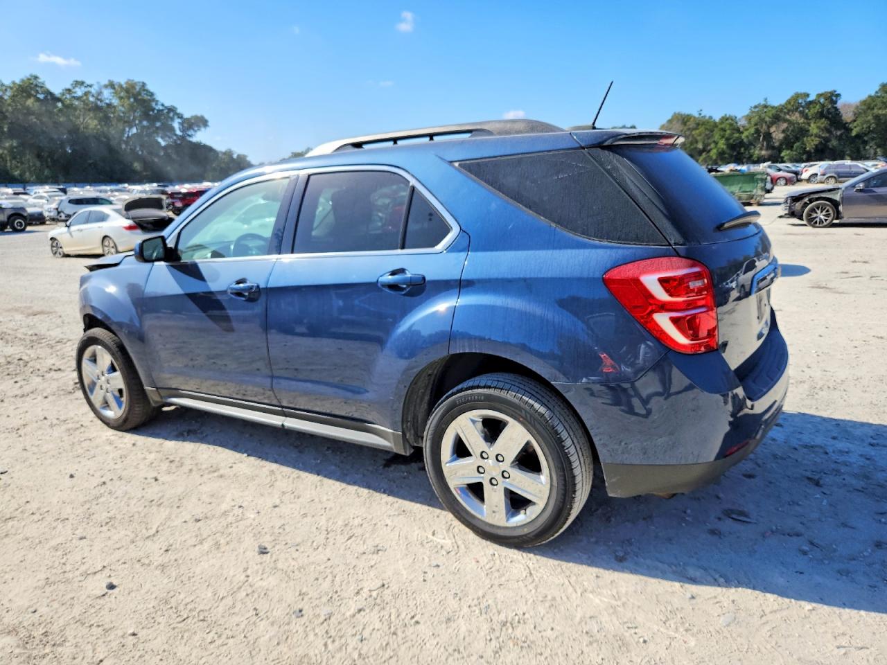 2016 CHEVROLET EQUINOX LT photo 2