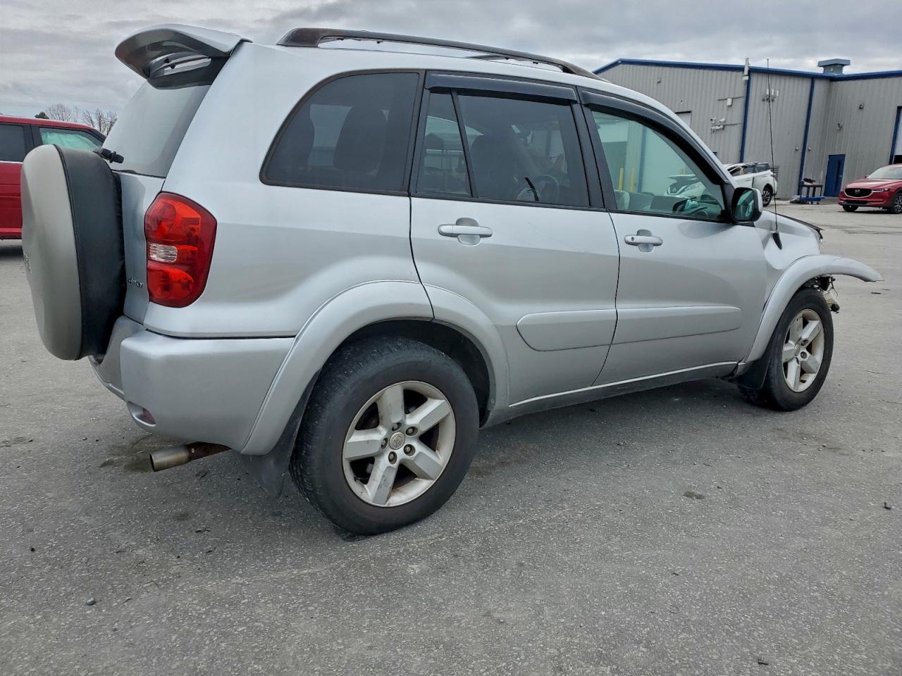 2004 TOYOTA RAV4 photo 3
