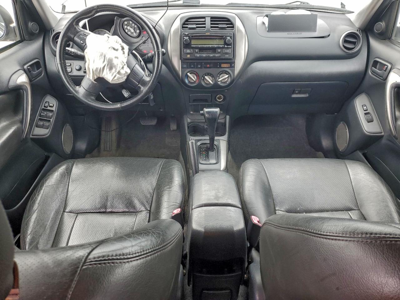 2004 TOYOTA RAV4 photo 8