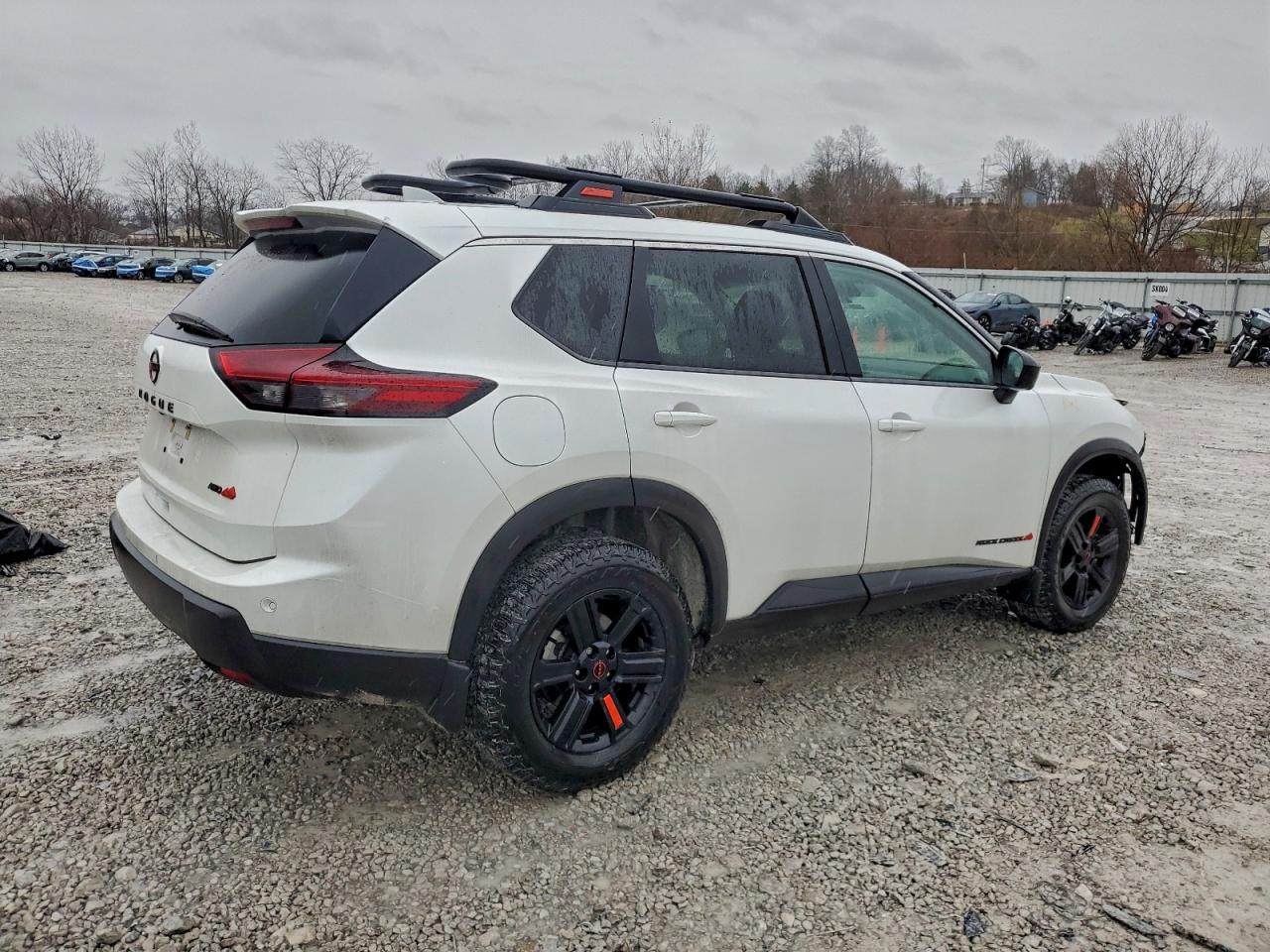 2025 NISSAN ROGUE SV photo 3