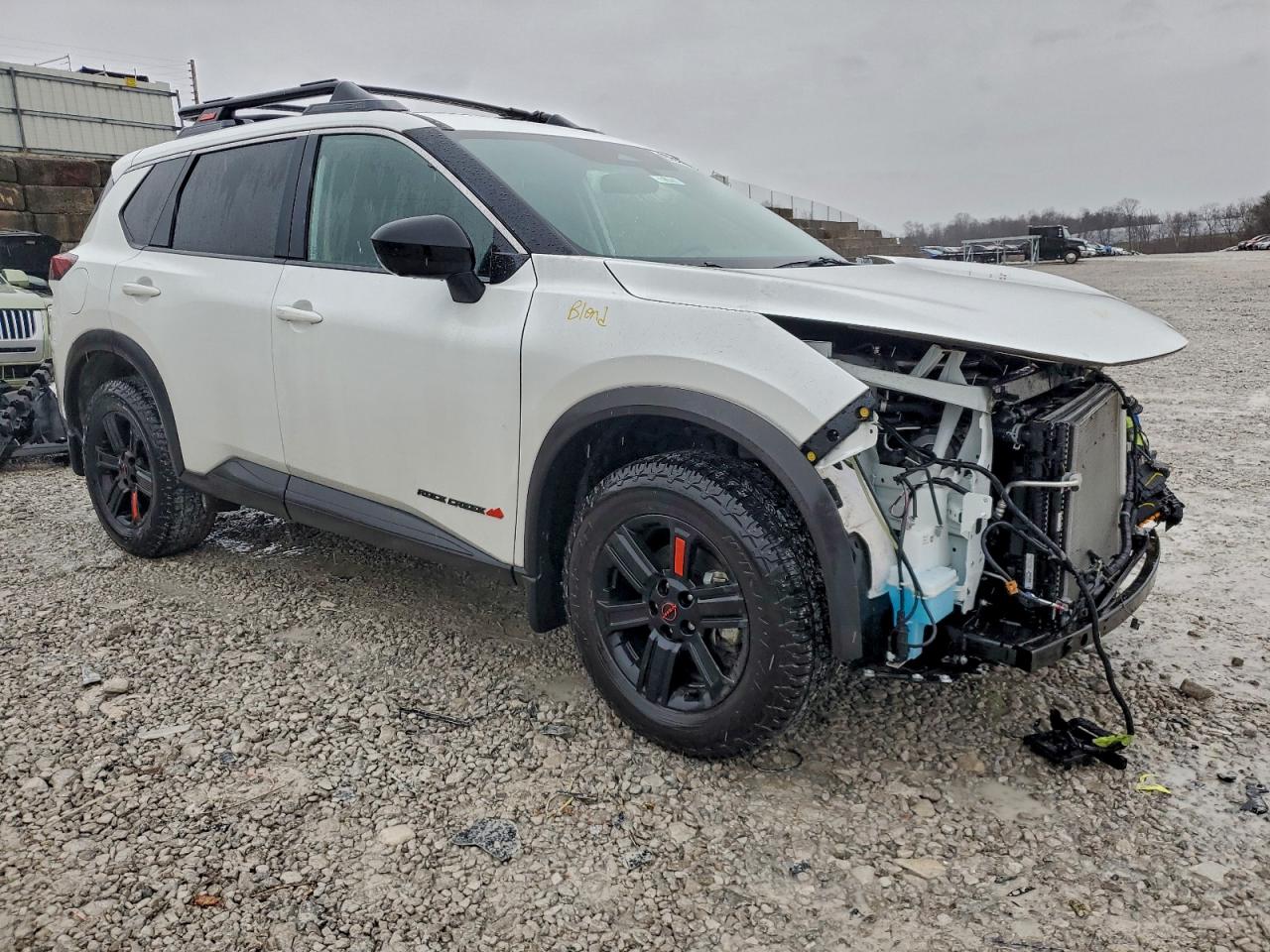 2025 NISSAN ROGUE SV photo 4