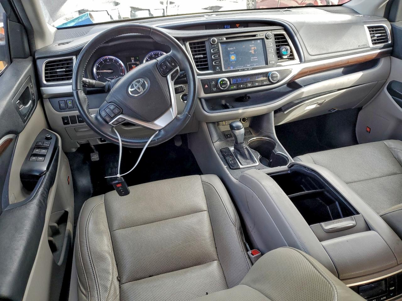 2016 TOYOTA HIGHLANDER LIMITED photo 15