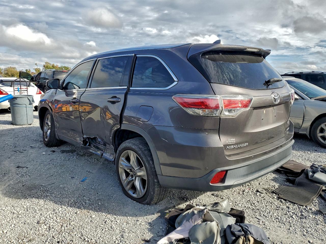 2016 TOYOTA HIGHLANDER LIMITED photo 3