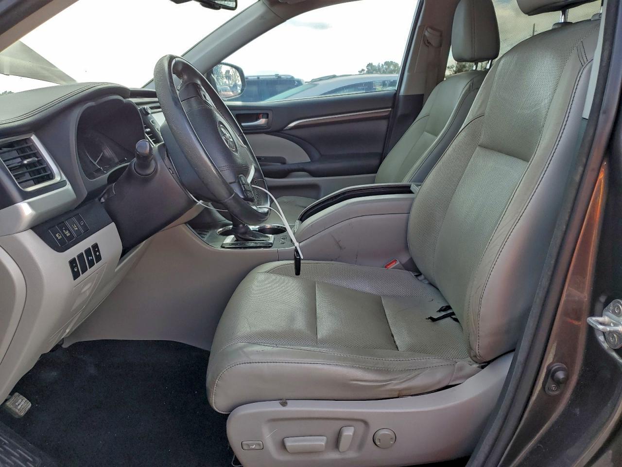 2016 TOYOTA HIGHLANDER LIMITED photo 13