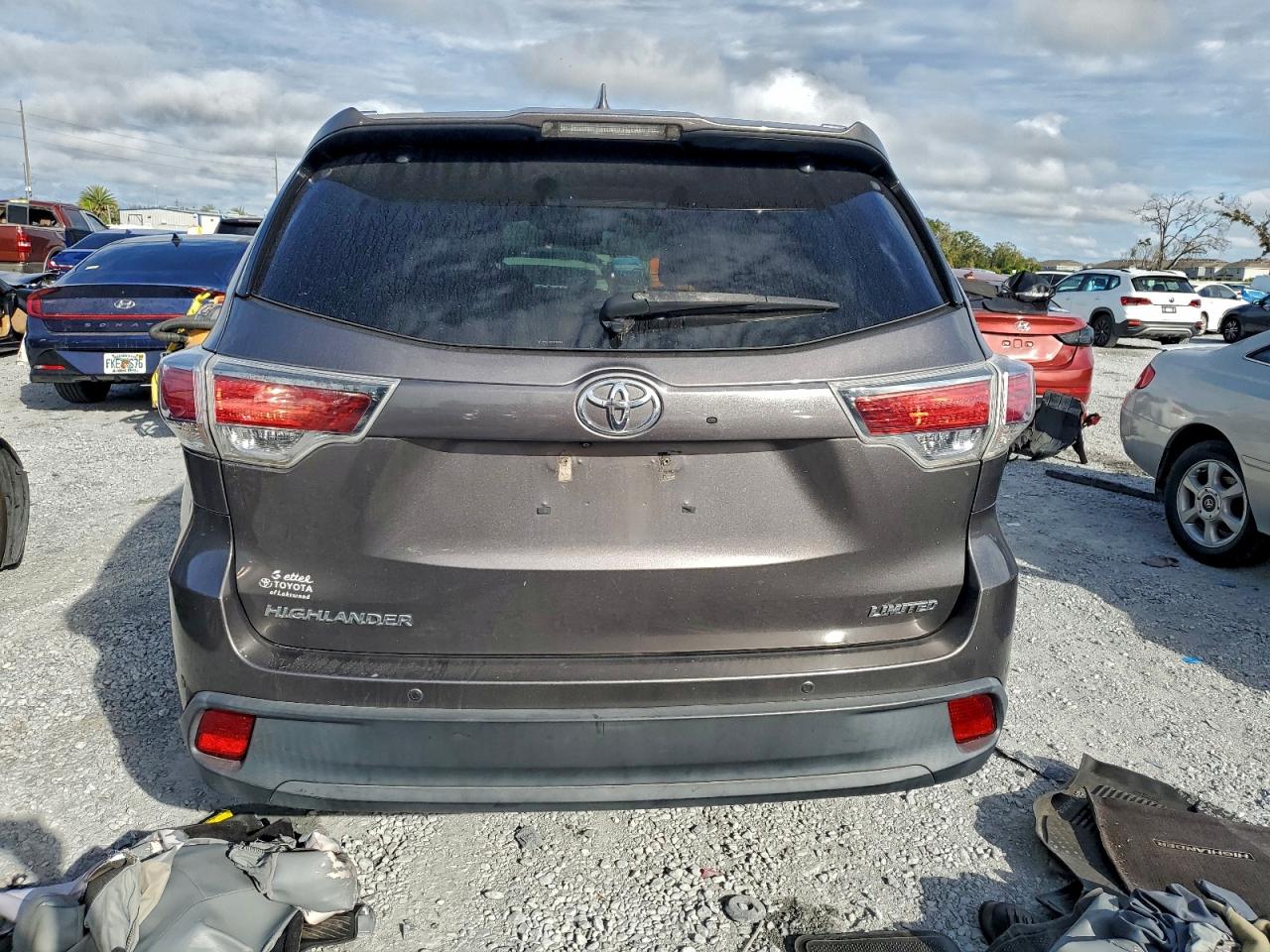 2016 TOYOTA HIGHLANDER LIMITED photo 11