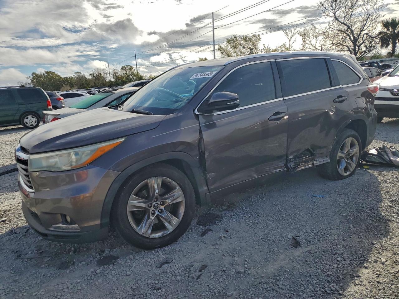 2016 TOYOTA HIGHLANDER