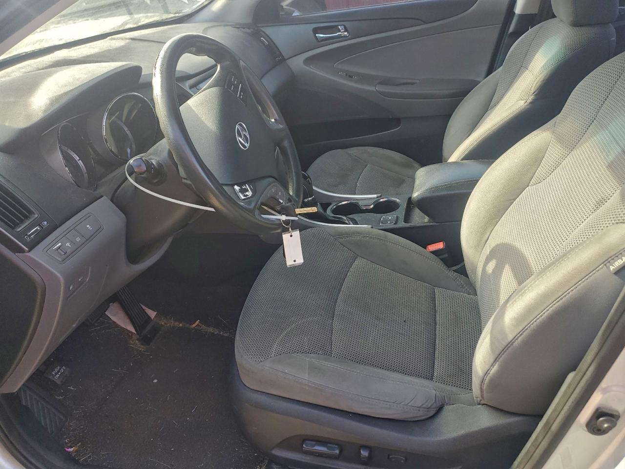 2014 HYUNDAI SONATA GLS photo 19
