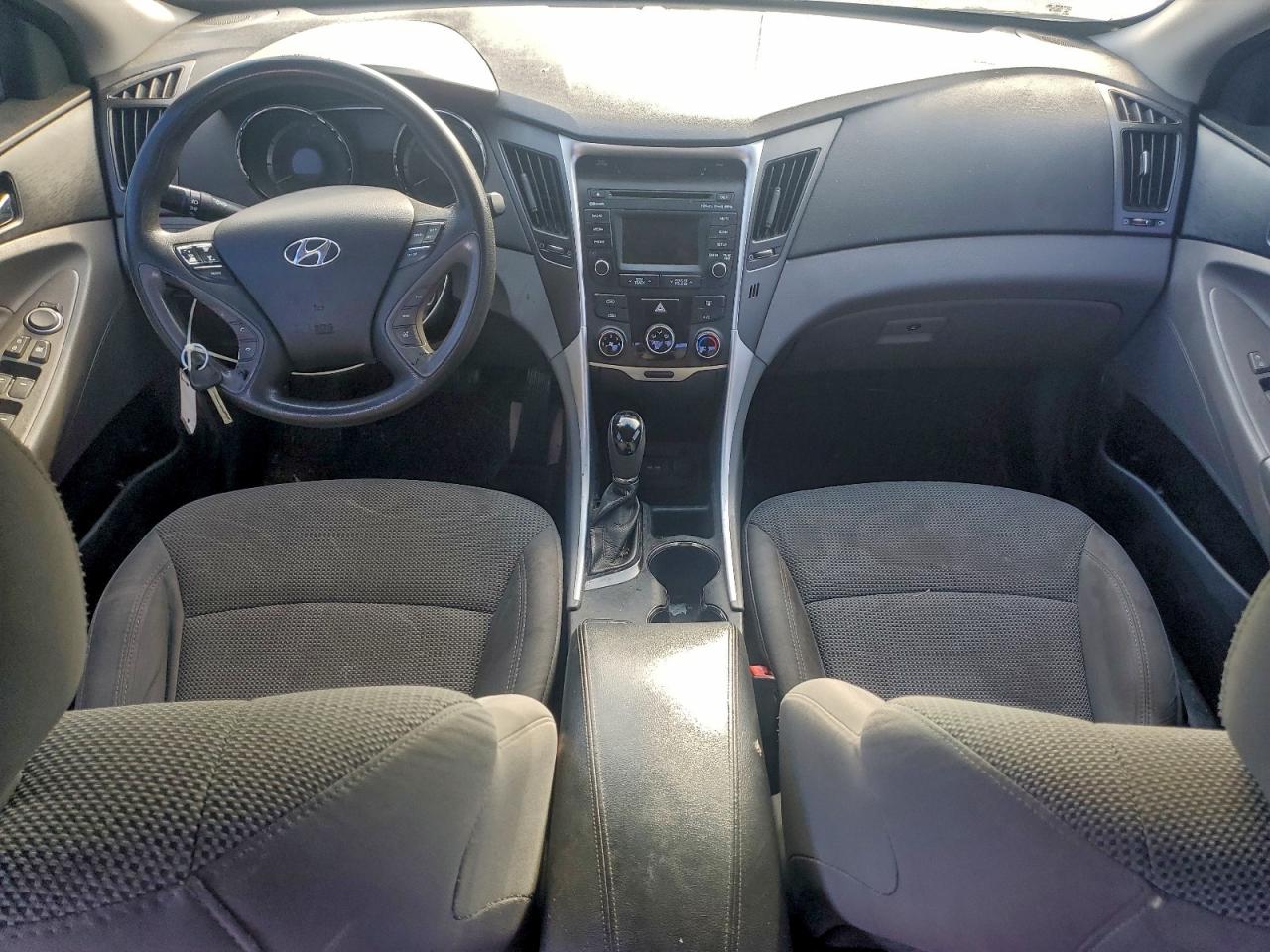 2014 HYUNDAI SONATA GLS photo 22