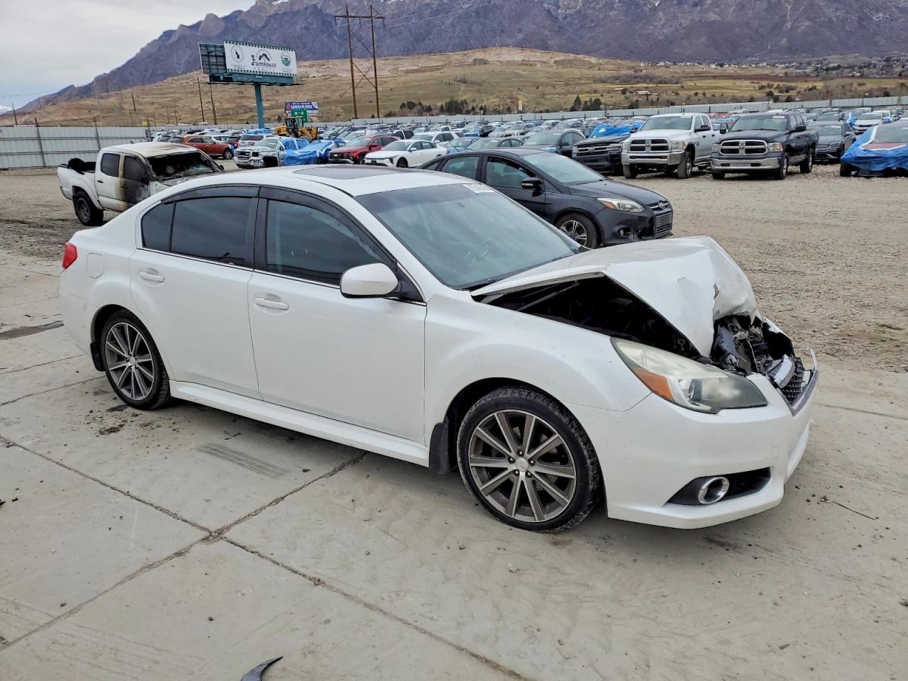 2013 SUBARU LEGACY 2.5I PREMIUM photo 4