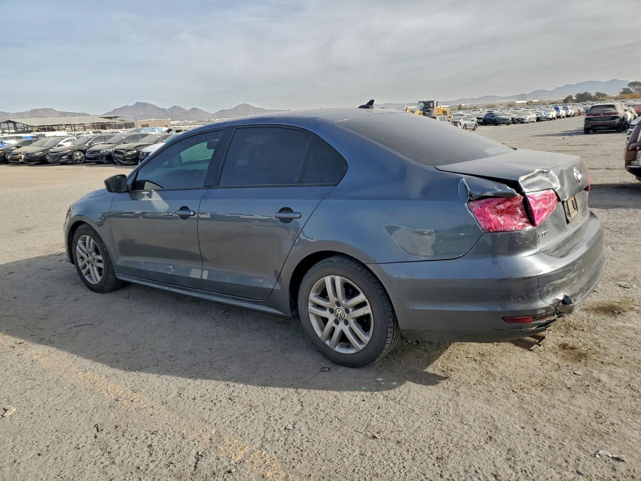 2015 VOLKSWAGEN JETTA BASE photo 2