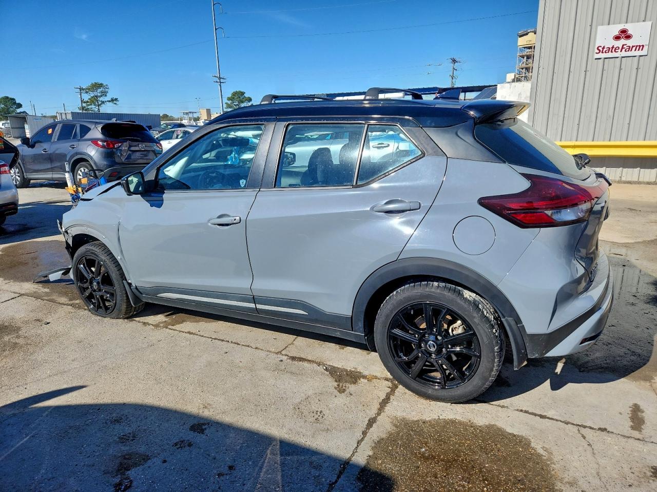 2021 NISSAN KICKS SR photo 2